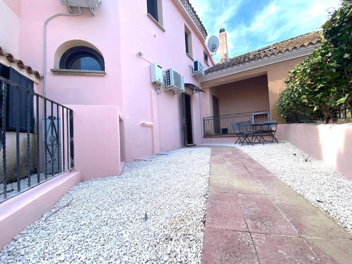 La Coccinella Al Mare Bed and Breakfast San Teodoro  Exteriör bild