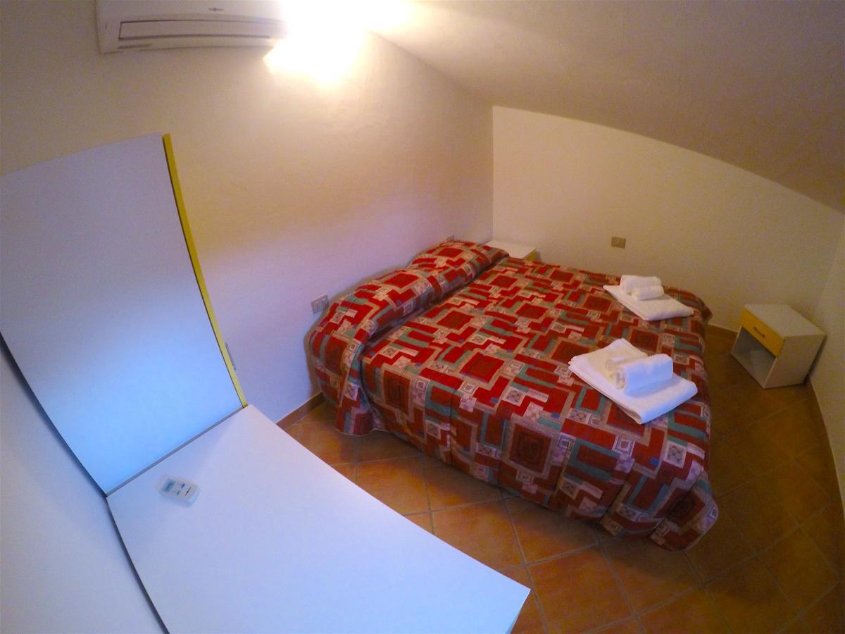La Coccinella Al Mare Bed and Breakfast San Teodoro  Exteriör bild