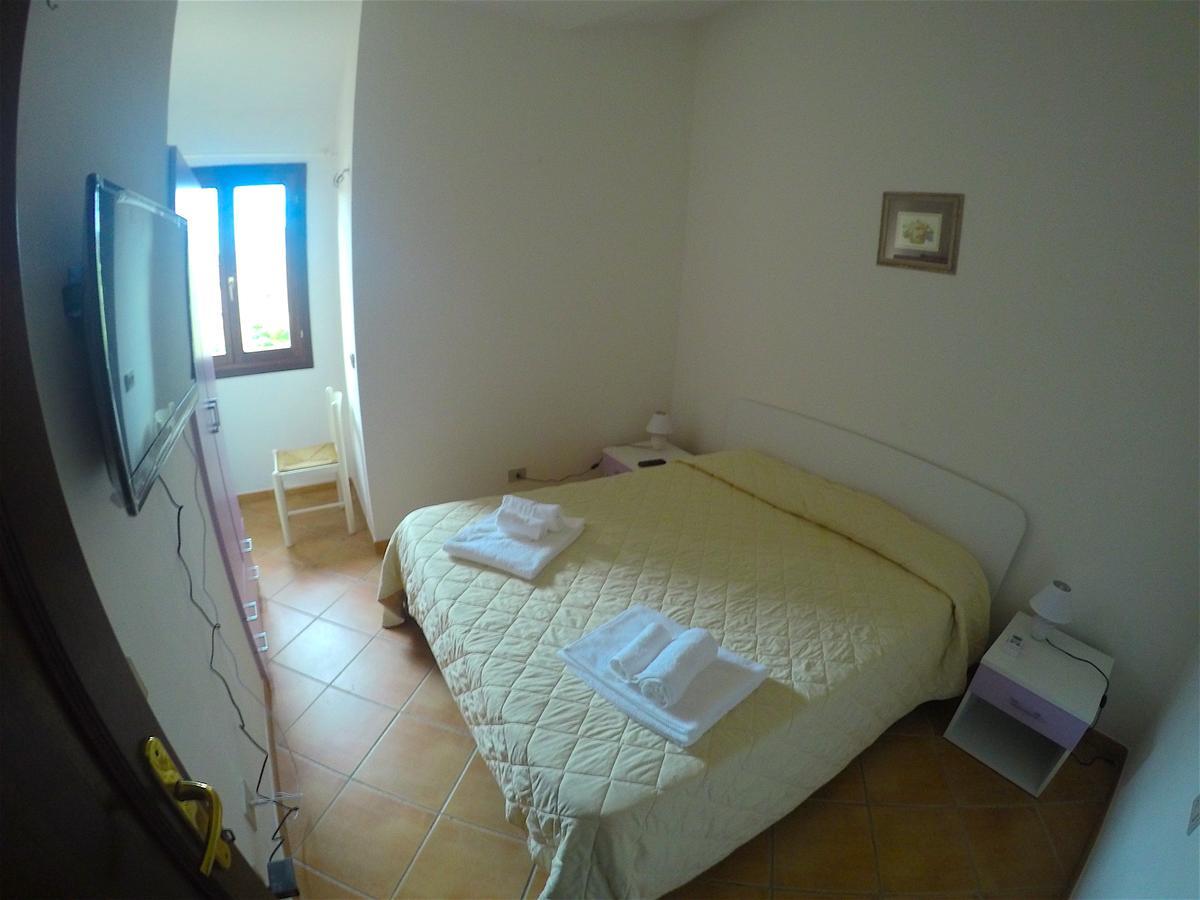 La Coccinella Al Mare Bed and Breakfast San Teodoro  Exteriör bild