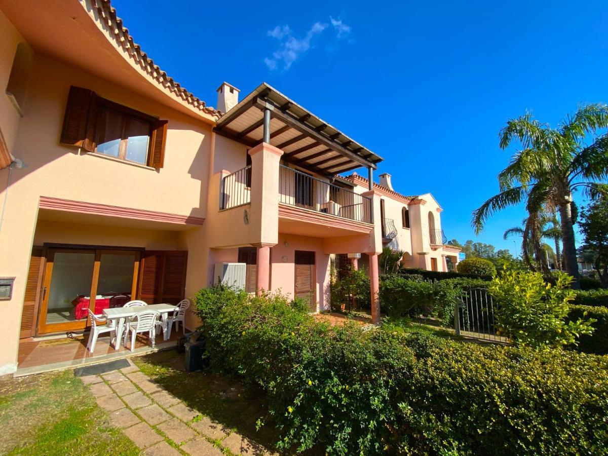 La Coccinella Al Mare Bed and Breakfast San Teodoro  Exteriör bild