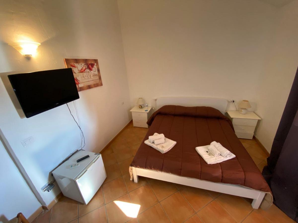 La Coccinella Al Mare Bed and Breakfast San Teodoro  Exteriör bild
